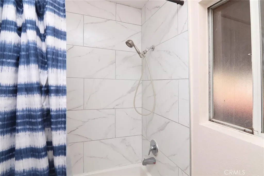 3880 Fox Tail, Jurupa Valley, California 92509 home-pic-11