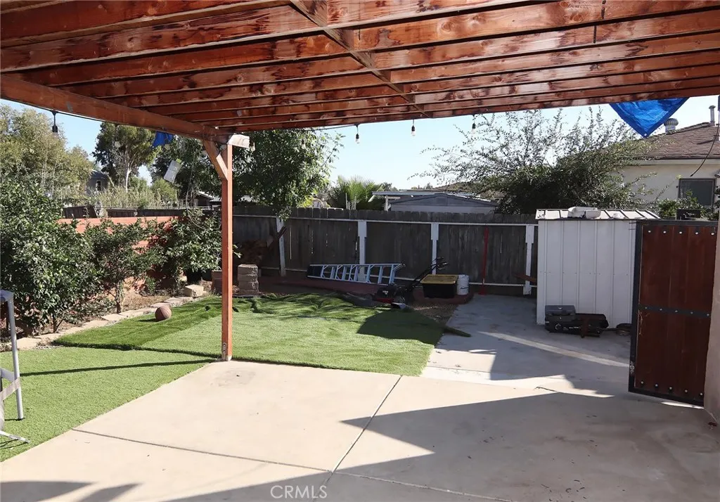 3880 Fox Tail, Jurupa Valley, California 92509 home-pic-21