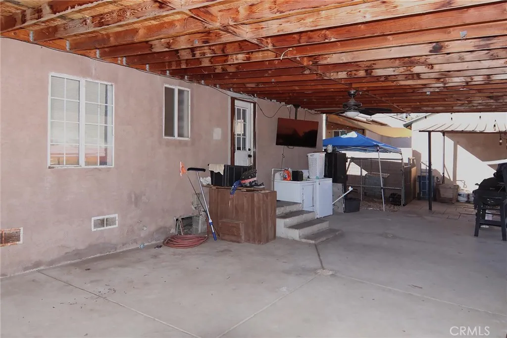 3880 Fox Tail, Jurupa Valley, California 92509 home-pic-22