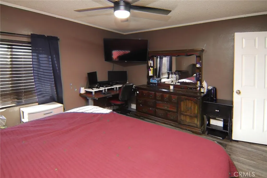 3880 Fox Tail, Jurupa Valley, California 92509 home-pic-14