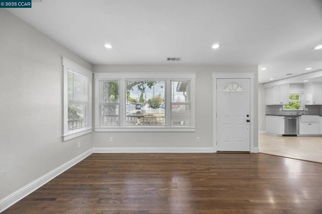 2910 Almond St, Martinez, California 94553 home-pic-42