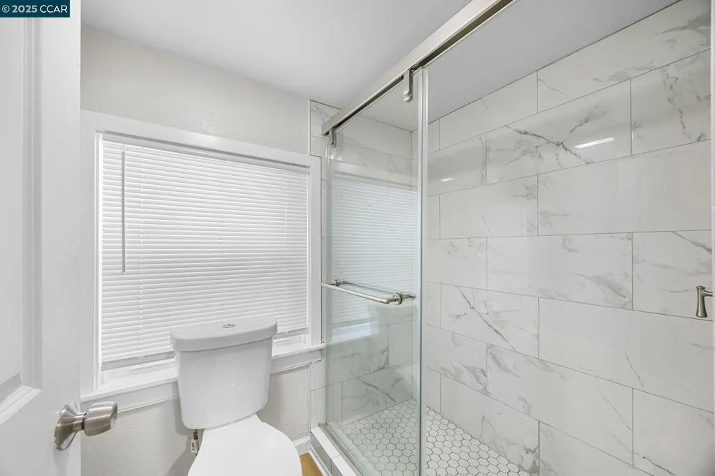 2910 Almond St, Martinez, California 94553 home-pic-38