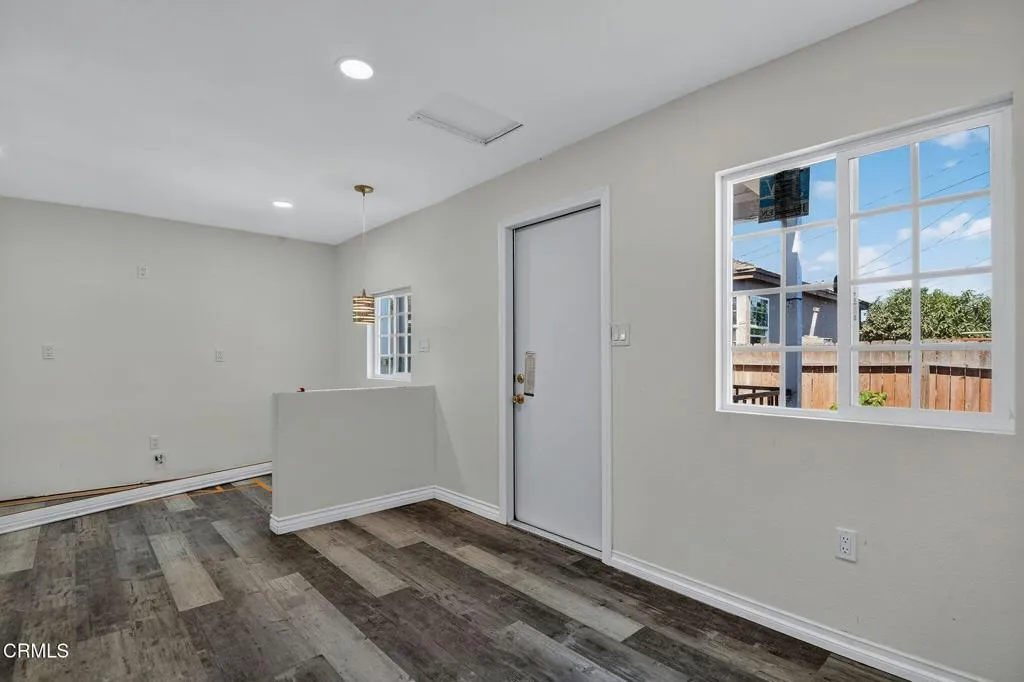 400 N Hayes Avenue, Oxnard, California 93030 home-pic-22