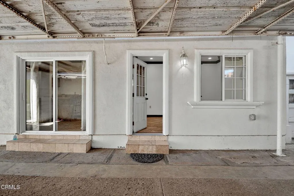 400 N Hayes Avenue, Oxnard, California 93030 home-pic-7