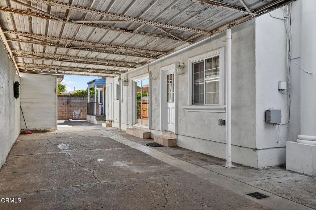 400 N Hayes Avenue, Oxnard, California 93030 home-pic-5