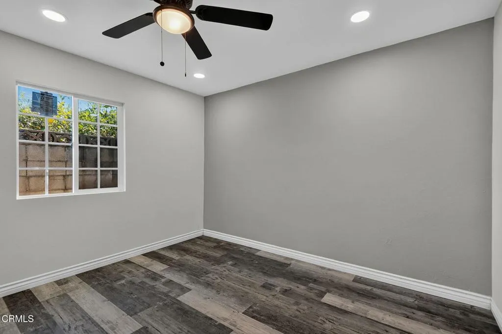 400 N Hayes Avenue, Oxnard, California 93030 home-pic-25