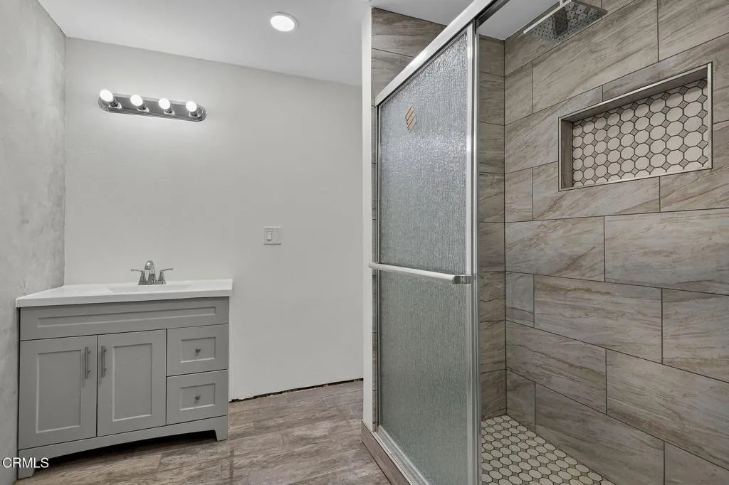 400 N Hayes Avenue, Oxnard, California 93030 home-pic-27