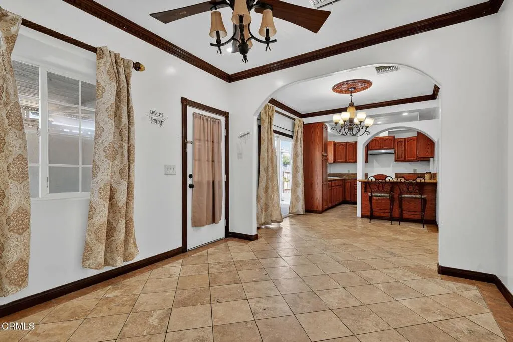 400 N Hayes Avenue, Oxnard, California 93030 home-pic-9