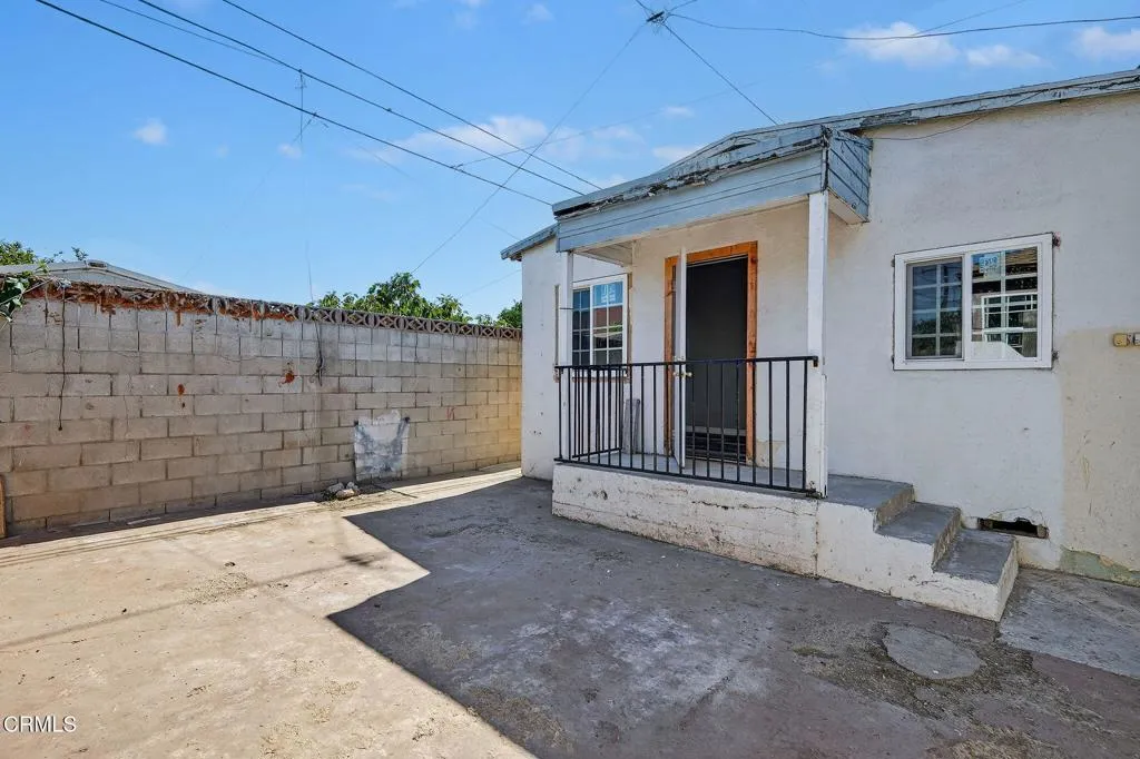 400 N Hayes Avenue, Oxnard, California 93030 home-pic-21