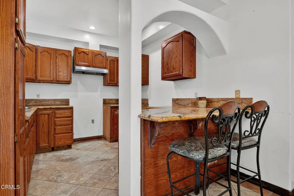 400 N Hayes Avenue, Oxnard, California 93030 home-pic-11
