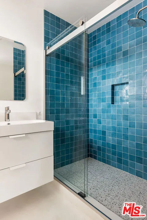 5544 W 63rd Street, Los Angeles, California 90056 home-pic-18