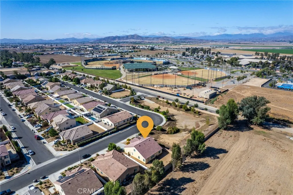 27560 Coral, Menifee, California 92585 home-pic-43