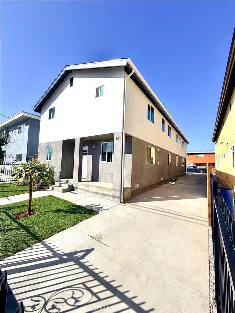 829 W G, Wilmington, California 90744 home-pic-0
