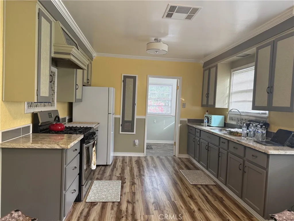 2779 N Arrowhead, San Bernardino, California 92405 home-pic-0