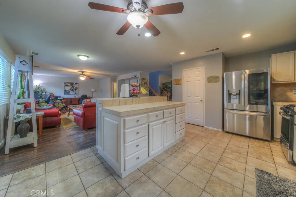 28688 Lavatera Avenue, Murrieta, California 92563 home-pic-12