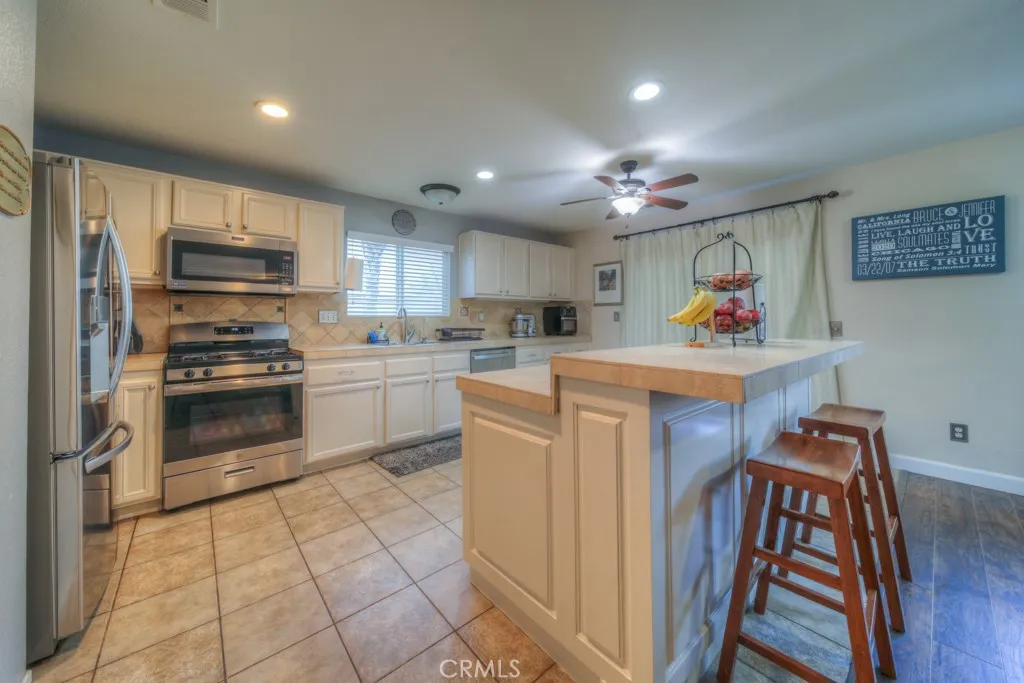 28688 Lavatera Avenue, Murrieta, California 92563 home-pic-10
