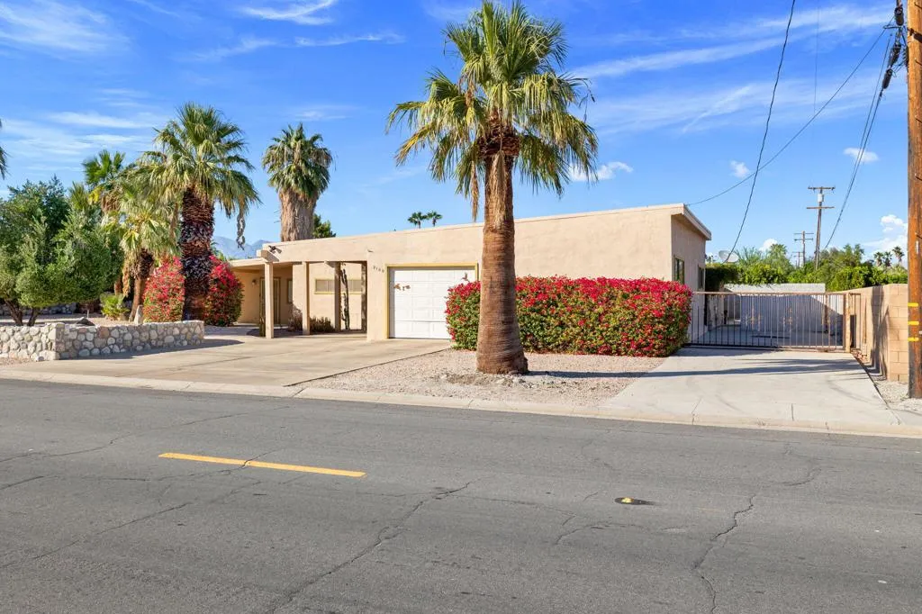 2100 Nicola Road E, Palm Springs, California 92262 home-pic-1