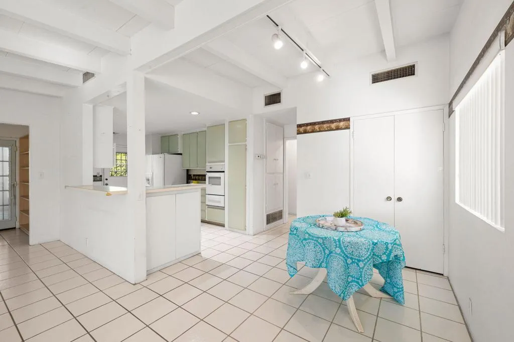 2100 Nicola Road E, Palm Springs, California 92262 home-pic-8