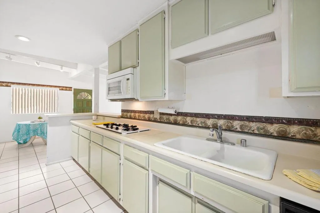2100 Nicola Road E, Palm Springs, California 92262 home-pic-9
