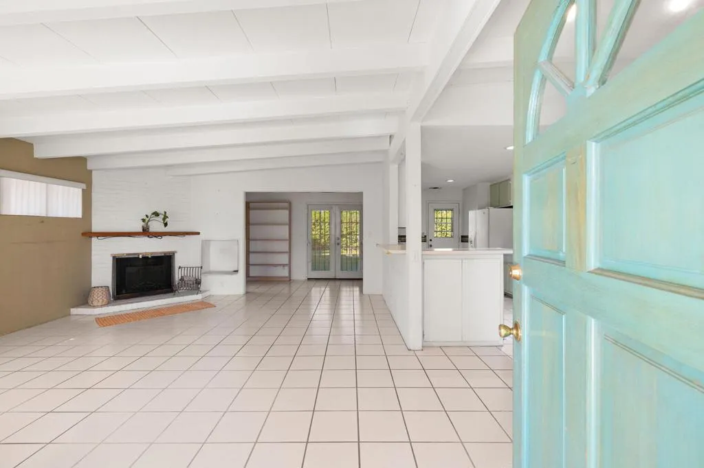 2100 Nicola Road E, Palm Springs, California 92262 home-pic-4