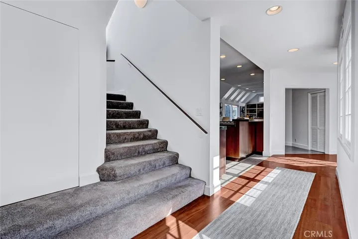 2208 Grandview Avenue, Manhattan Beach, California 90266