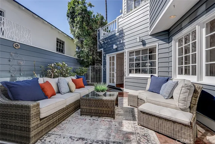 2208 Grandview Avenue, Manhattan Beach, California 90266