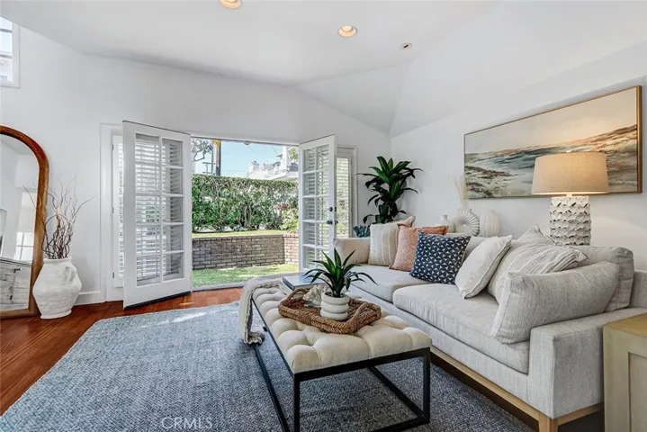 2208 Grandview Avenue, Manhattan Beach, California 90266