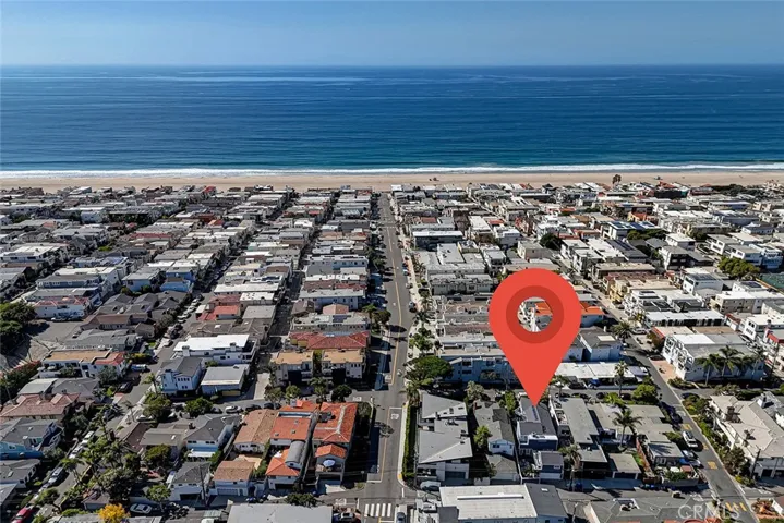 The beach and beautiful Strand are just a few blocks away.