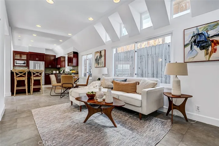2208 Grandview Avenue, Manhattan Beach, California 90266