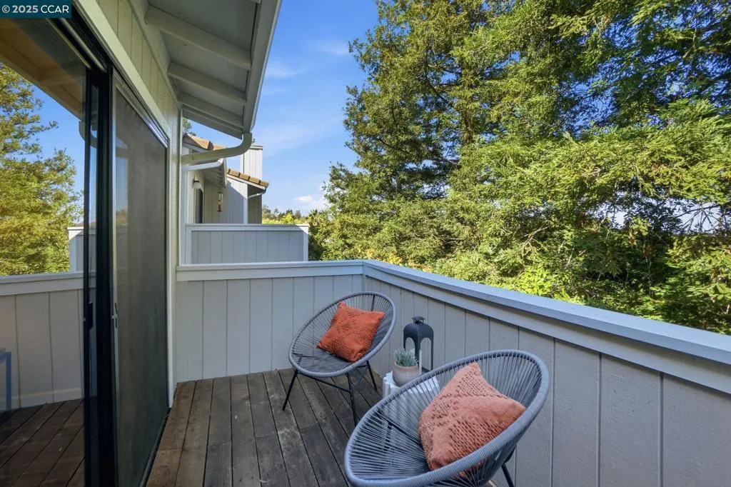 246 Via El Dorado Ln, Martinez, California 94553 home-pic-35