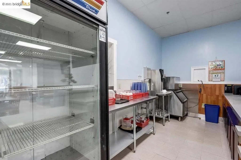 1616 International Boulevard, Oakland, California 94606 home-pic-4