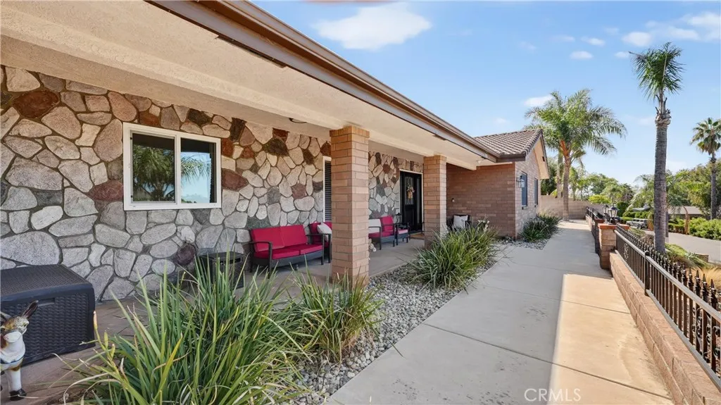 2498 Loveland, Jurupa Valley, California 92509 home-pic-1