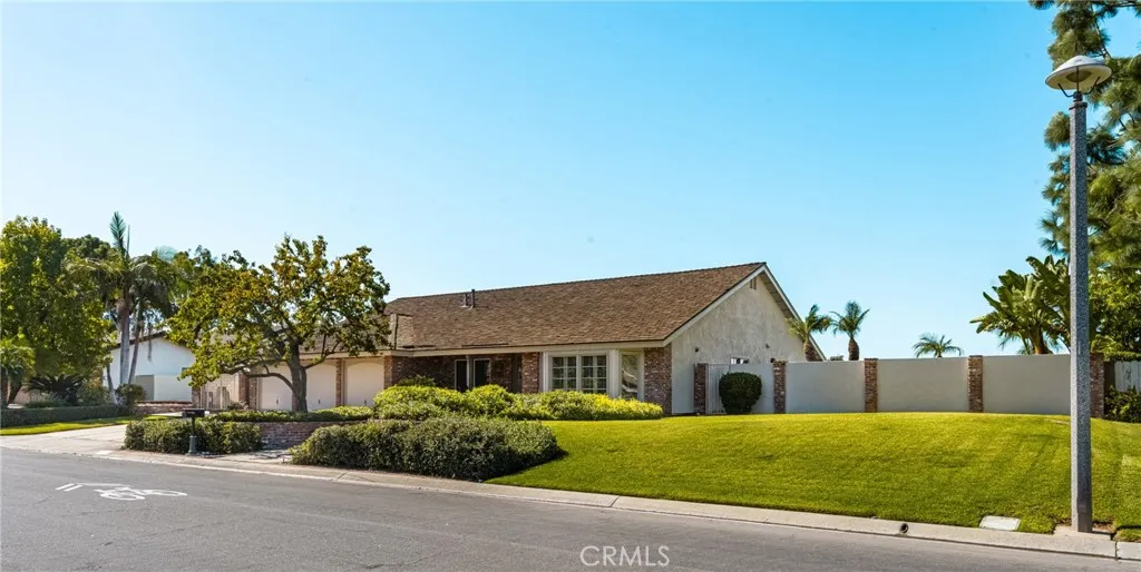 5861 Sunmist Drive, Yorba Linda, California 92886 home-pic-3