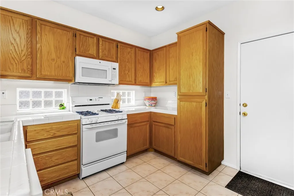5776 Orange Tree, Banning, California 92220 home-pic-11