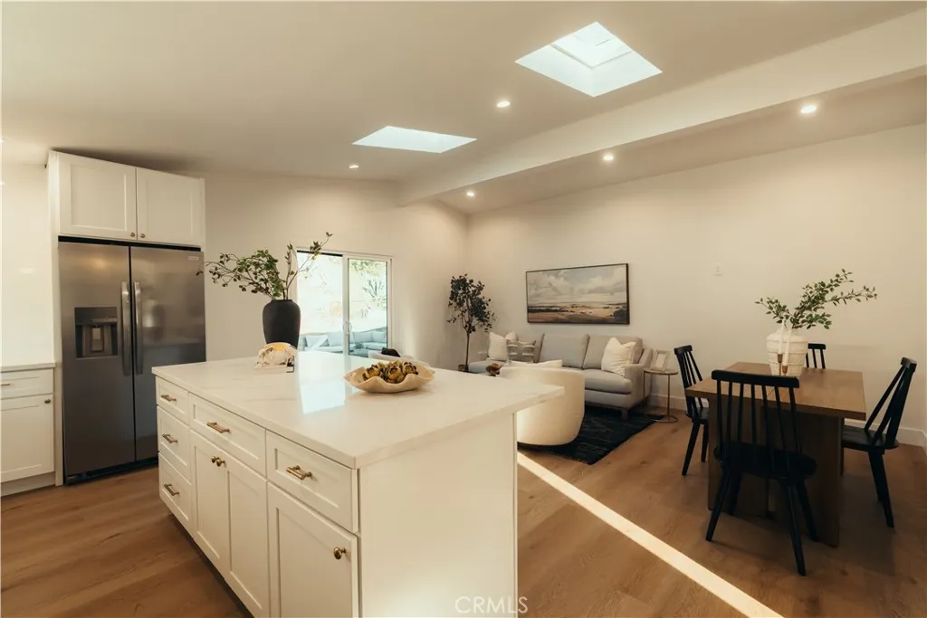 13670 Garrick Avenue, Sylmar, California 91342 home-pic-3