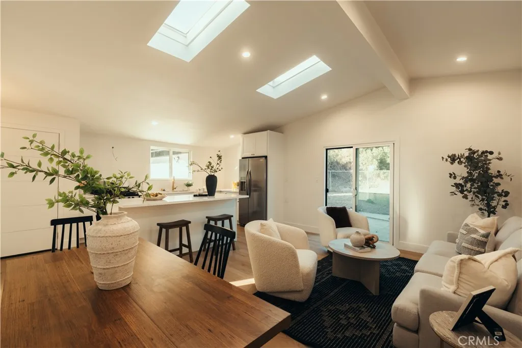 13670 Garrick Avenue, Sylmar, California 91342 home-pic-4