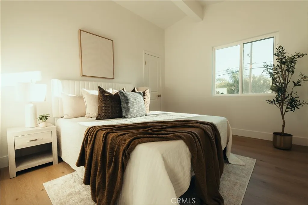 13670 Garrick Avenue, Sylmar, California 91342 home-pic-8