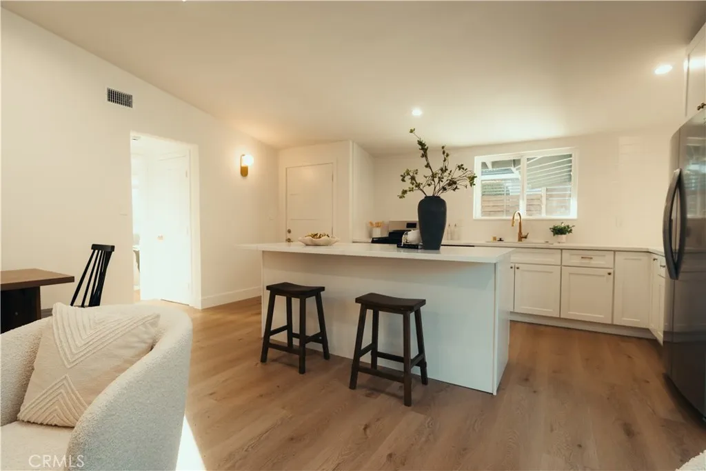 13670 Garrick Avenue, Sylmar, California 91342 home-pic-1