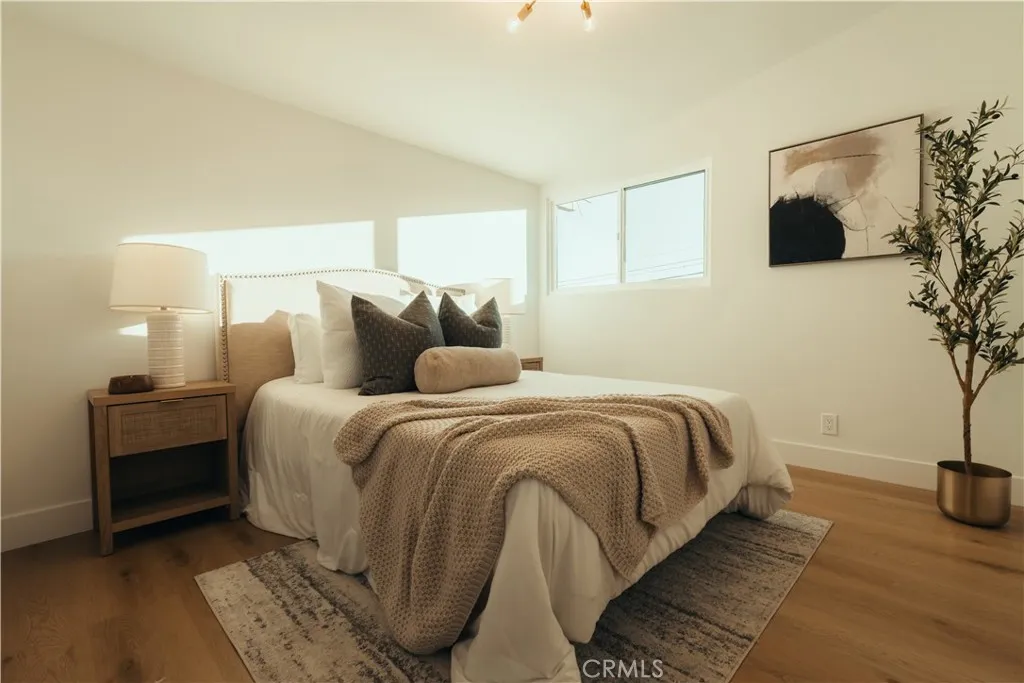 13670 Garrick Avenue, Sylmar, California 91342 home-pic-9