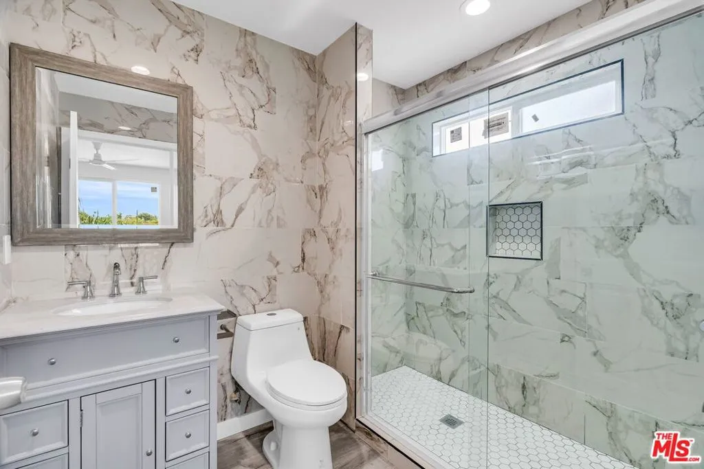 9959 Wisner Avenue, San Fernando, California 91345 home-pic-36