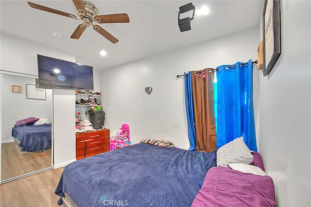 6915 Bonsallo, Lake Los Angeles, California 90044 home-pic-14