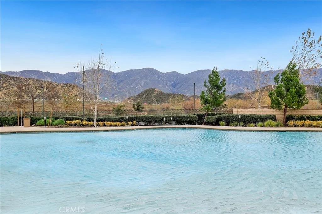 18335 Damiana, Fontana, California 92407 home-pic-22