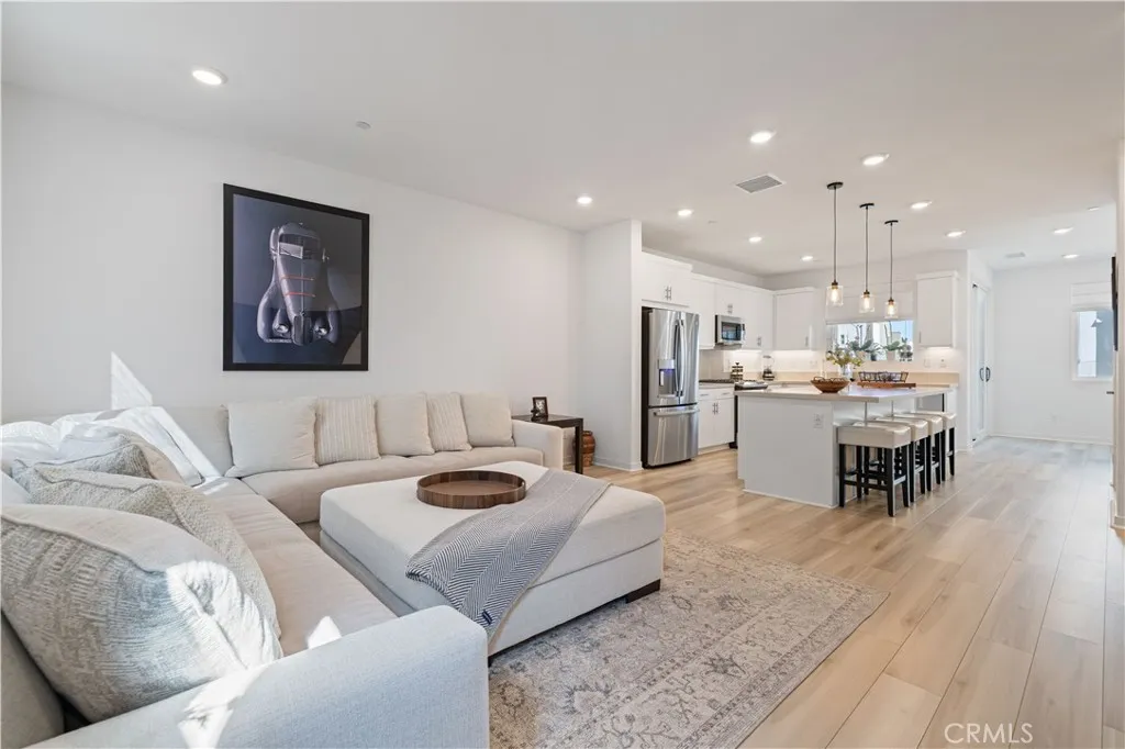 26976 Tanager Lane, Valencia, California 91381 home-pic-15