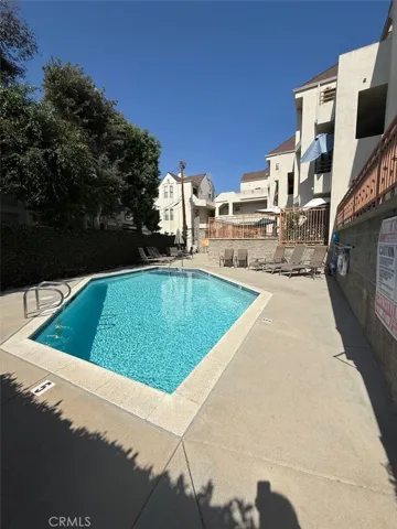 3913 N Virginia Road 203, Long Beach, California 90807