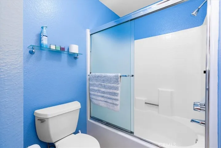 3913 N Virginia Road 203, Long Beach, California 90807