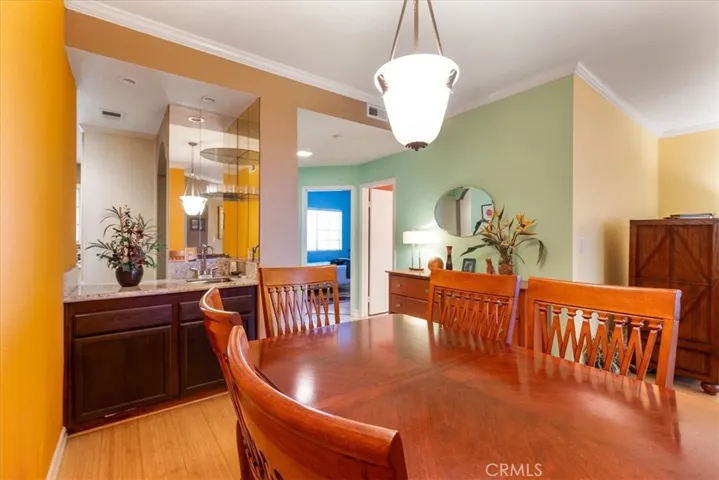 3913 N Virginia Road 203, Long Beach, California 90807