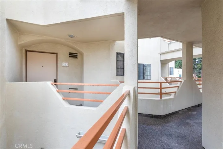 3913 N Virginia Road 203, Long Beach, California 90807
