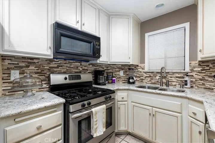 3913 N Virginia Road 203, Long Beach, California 90807