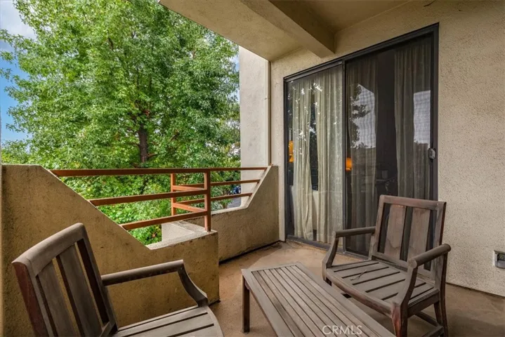 3913 N Virginia Road 203, Long Beach, California 90807