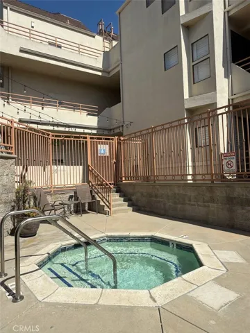 3913 N Virginia Road 203, Long Beach, California 90807